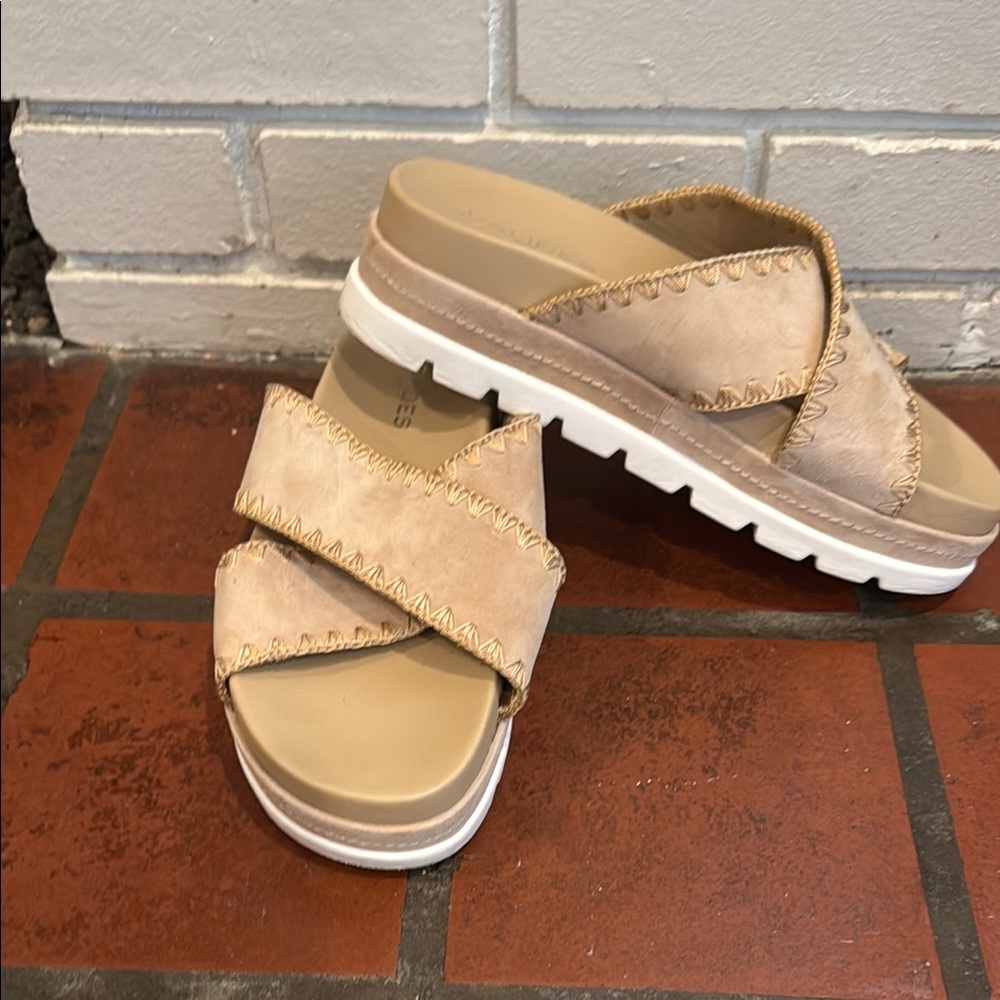 J/SLIDES Tan Platform Sandals with Criss-Cross Straps